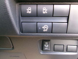 左左右両側ートスライドドアです。運転席からでもスイッチひとつで開閉できるので、便利ですよ