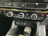 運転席/助手席シートヒーターで寒い日もすぐに温かくなり快適に過ごせます。3段階の温度調整が可能です。