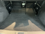 軽い力でサッと倒せるシートアレンジ。急に荷物が増えても、その場でサクッとスペースを広げられます。毎日の『困った』を『助かった』に変える工夫が満載です。