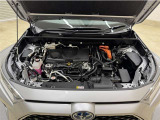 トヨタ中古車「まるごとクリーニング」施工済。エンジンルームを専用洗剤で洗浄!高圧&スチーム洗浄も行います。樹脂部分も艶出し剤でピカピカです☆☆