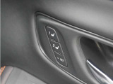 ◆ドライビングポジションシステム◆HondaスマートキーでDRIVER1・DRIVER2のそれぞれにシート位置を記憶でき、乗車時に使用キーを判別して自動で調整を行います。