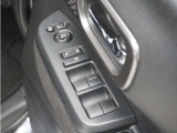 ◆パワーウィンドウスイッチ◆運転席から全席の窓の開閉操作を行うことが出来いつでも換気ができます!
