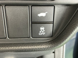 テールゲートが電動で開閉でき、荷物などで両手がふさがっているときなど便利に使えます