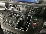 オートマチックシフトレバーは、手になじみ操作しやすい形状で安全運転にもつながります♪