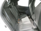 トヨタ高品質中古車洗浄「まるまるクリン」 外装はもちろん、内装はシートを外して見えないところまで徹底洗浄!お客様に責任を持って安心と美しさをお届けします!