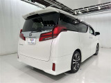 沢山乗れるのがこの車の魅力!2台で移動しないと・・・なんて時もこの車なら1台で!大活躍です♪