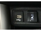 携帯電話の充電に最適なUSBポートを装備しています!