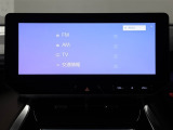 ディスプレイオーディオを装備。スマホとクルマをつなぐことで、これまでのナビに加えて、色々なサービスが楽しめます。