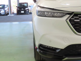 LEDヘッドライトは、点灯の瞬間から光量を発揮し、突然暗くなるトンネルなどでの安定感を高めます。