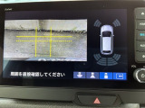 カラービジョンとガイド線で見やすい視点切替式のバックモニター。障害物センサーの検知状況を同時に表示できます