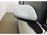 ドアミラーにウインカーを装備しており、スタイル、機能性の高いお車です!