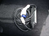 充電ケーブル付き