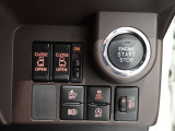 左右のパワースライドドアの開閉操作が運転席からも開閉操作出来とても便利です!