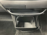 【インストセンターロアボックス】CDなどが収納できる格納式のボックス!