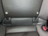 ISOFIXはシートベルトを使わずにカンタンにチャイルドシートとクルマの固定金具を連結する取付方法です