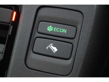 シングルペダルコントロールボタンはアクセルペダルだけでいつもの道もラクに運転。