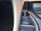 スマートフォンやお手持ちの機器のバッテリー残量が少なくなっても、運転中に充電ができるので安心ですね!