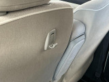 【フック】フックの用途は様々。手荷物のバッグや買い物袋、ビニール袋をぶら下げてゴミ箱にしても良いですね♪