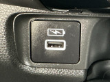 充電用USBジャックも装備しています。