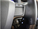 運転中、オーディオの操作をしてて、ハッとしたことはありませんか?ステアリングスイッチは、運転中でもハンドルでオーディオの操作が可能です。
