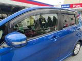 プラスチックバイザーで雨の日も車内換気で気分良くドライブ出来ます