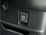 ◆12V電源ソケット◆スマートフォンの充電等にも便利な電源ソケット!使いやすい場所に装備されています。