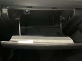 車検証入れになどにも使える便利な収納BOXあります。