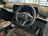 BMWの操作パネルは使いやすさを追求し日常生活で必要なボタン&スイッチを使えるようにした構造となっております。購入時から沢山触って体感してください。