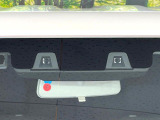 【スズキ セーフティサポート】走行中に前方の車両等を認識し、衝突しそうな時は警報とブレーキで衝突回避と被害軽減をアシスト。より安全にドライブをお楽しみいただけます。