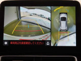 車両を上から見たような映像を映し出すパノラミックビューモニター付きです。