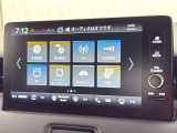 スマートフォンのような操作感の静電式タッチパネル。