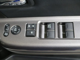 運転席のスイッチ類です。