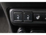 運転席と助手席には寒い日の肩や腰、冷えやすい下肢を温めてくれるシートヒーターが付いております!
