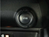 ◆USBチャージャー◆使いやすい場所に装備されています。