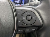 ステアリングスイッチ付き。前方から目を離すことなく操作することが可能です。