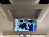 【純正フリップダウンモニター】付き☆後部座席に座りながら大画面でTVやDVDをお楽しみいただけます♪