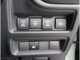 車内から開閉できる電動スライドドアスイッチ♪ドアノブでも開閉できますが、お子様の乗降にはお父さん、お母さんの愛情をプラスして開閉してあげてください(*^_^*)