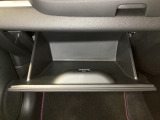 「据置クレジットは最終回の支払いに一定額(据置額)を設定し、残りの金額を分割で支払うプランです。月々の負担を抑えられるため、ワンランク上の車に乗りたい方や現金を手元に残しておきたい方に適しています。