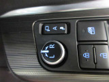 ドアミラーはもちろん電動格納式になっています。