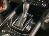 全てのトランスミッションのメリットを兼ね備えた理想的なAT、それがSKYACTIV-DRIVE(スカイアクティブドライブ)。「滑らかな変速」「ダイレクト感のあるシフトフィール」そして「低燃費」が特長です!