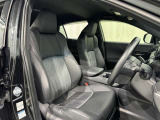 高いホールド性で運転姿勢が安定します。長距離ドライブでも疲れにくいのが魅力です。快適なドライビングライフをお送りください♪