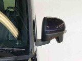 便利な電動格納ミラー付きです