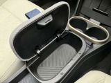 車両の詳細、ご質問につきましては、弊社営業スタッフまでお気軽にご連絡下さいませ。遠方のお客様には実車の詳細画像送信も承ります。