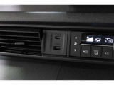 スマートフォンなどの音楽再生が可能なUSB接続ジャック装備車両です♪♪♪