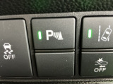 【パーキングセンサー】駐車や出庫時にクルマの前後の障害を検知し、音とディスプレイでお知らせします。