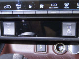 運転席と助手席にシートヒーターを装備しております。
