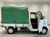 車が大好きなスタッフが心をこめて接客いたします。お客様一人一人のお車に対する思いや気持ちをうかがい、充実した時間が過ごせるよう努めます。