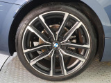 BMWならではの卓越した走りを支えるホイールと足回りです!
