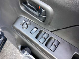 電動格納ドアミラー、全席パワーウインドウ装備です◎
