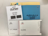 お車、ナビ、ETCの取扱説明書、メンテナンスノートが付属しております。